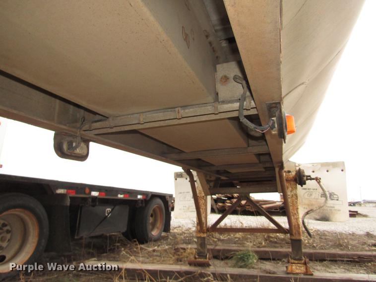 image for item DD2965 1998 Ledwell bulk feed trailer