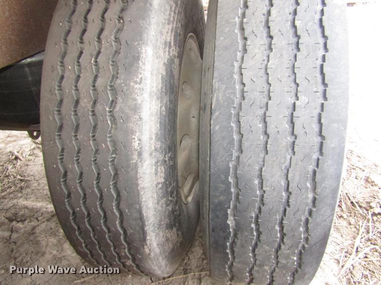 image for item DD2965 1998 Ledwell bulk feed trailer