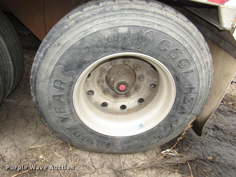 image for item DD2965 1998 Ledwell bulk feed trailer