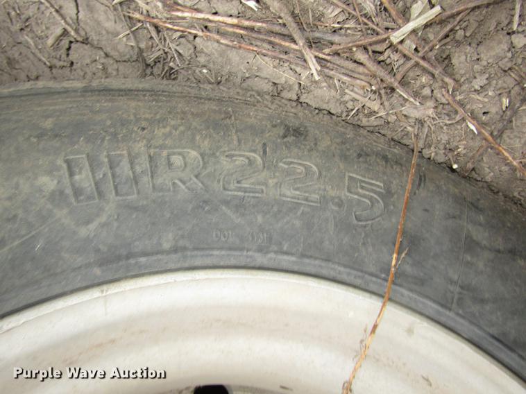 image for item DD2965 1998 Ledwell bulk feed trailer