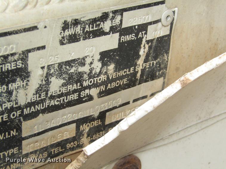 image for item DD2965 1998 Ledwell bulk feed trailer