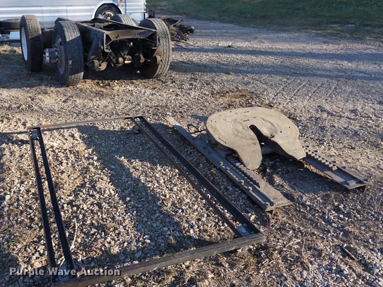 image for item DN9455 1998 Freightliner rear end