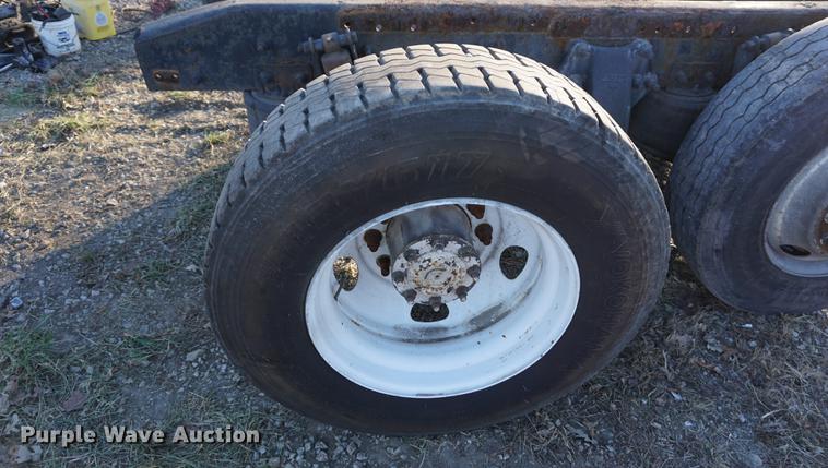 image for item DN9455 1998 Freightliner rear end