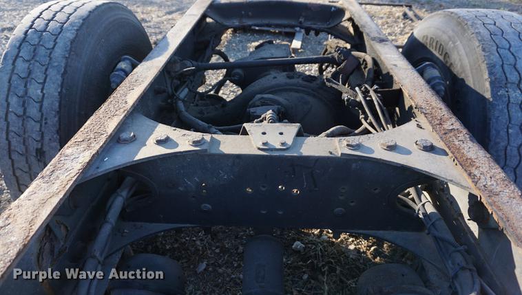 image for item DN9455 1998 Freightliner rear end