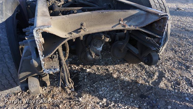 image for item DN9455 1998 Freightliner rear end