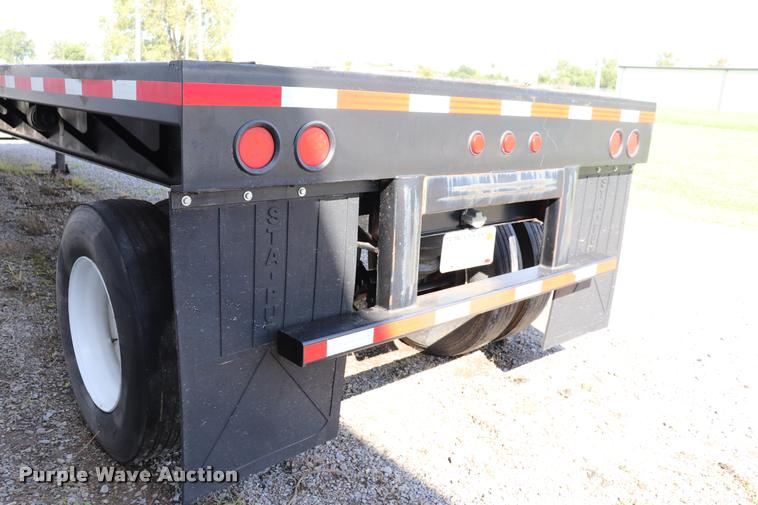 image for item DQ9398 1990 Fontaine flatbed trailer