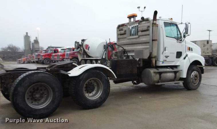 image for item EE9293 2005 Sterling L9500 semi truck
