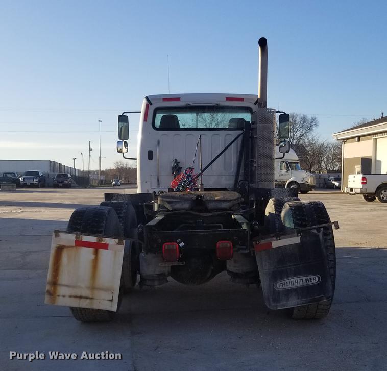 image for item EE9303 2009 Freightliner Business Class M2 semi truck