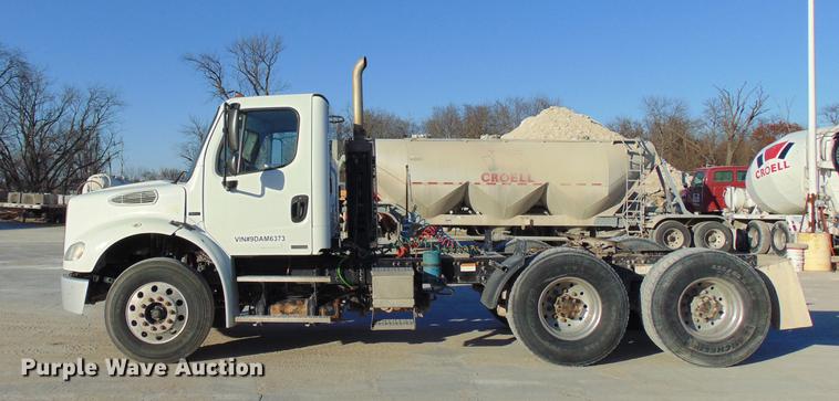 image for item EE9303 2009 Freightliner Business Class M2 semi truck