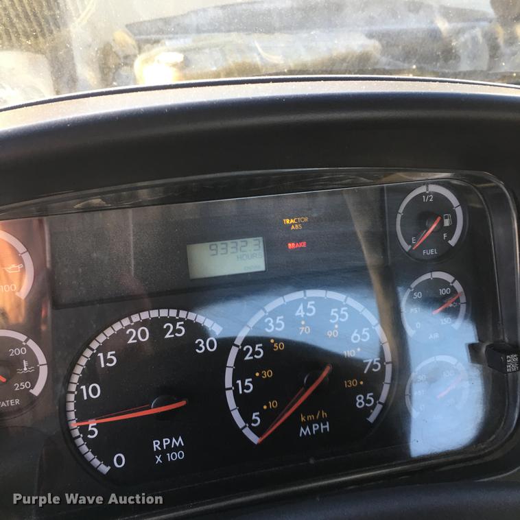 image for item EE9303 2009 Freightliner Business Class M2 semi truck