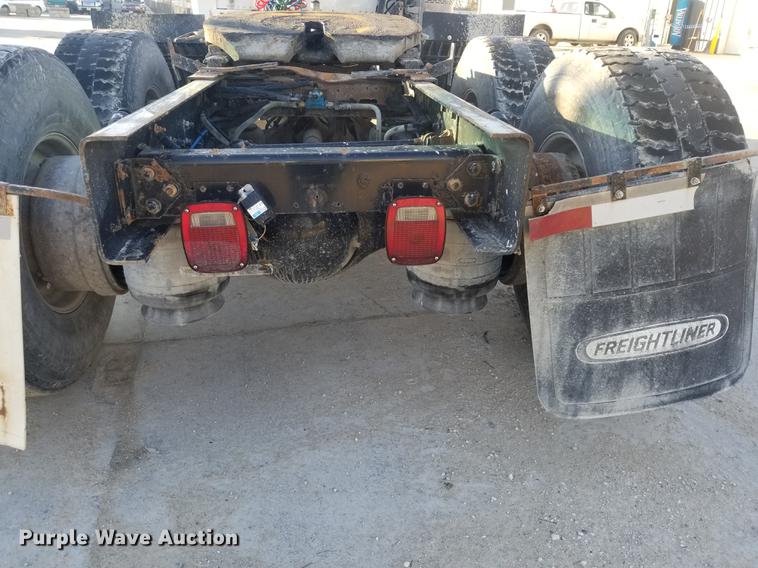 image for item EE9303 2009 Freightliner Business Class M2 semi truck