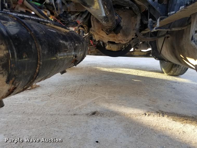 image for item EE9303 2009 Freightliner Business Class M2 semi truck