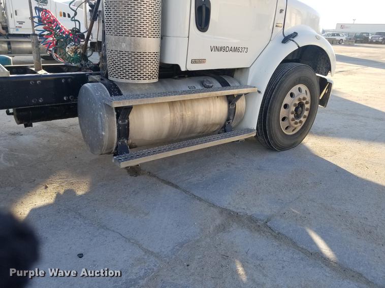 image for item EE9303 2009 Freightliner Business Class M2 semi truck