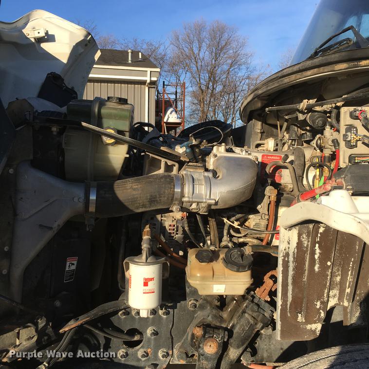 image for item EE9303 2009 Freightliner Business Class M2 semi truck