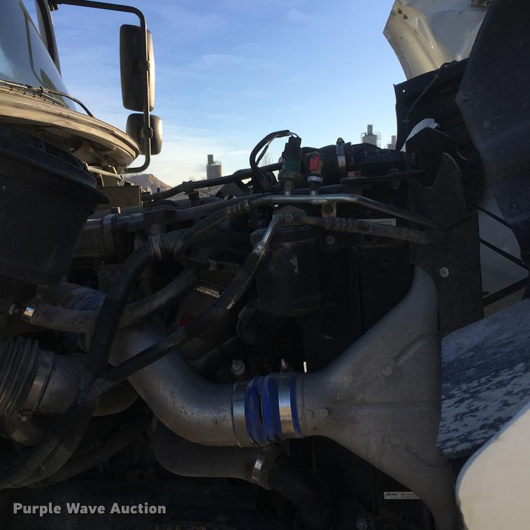 image for item EE9303 2009 Freightliner Business Class M2 semi truck