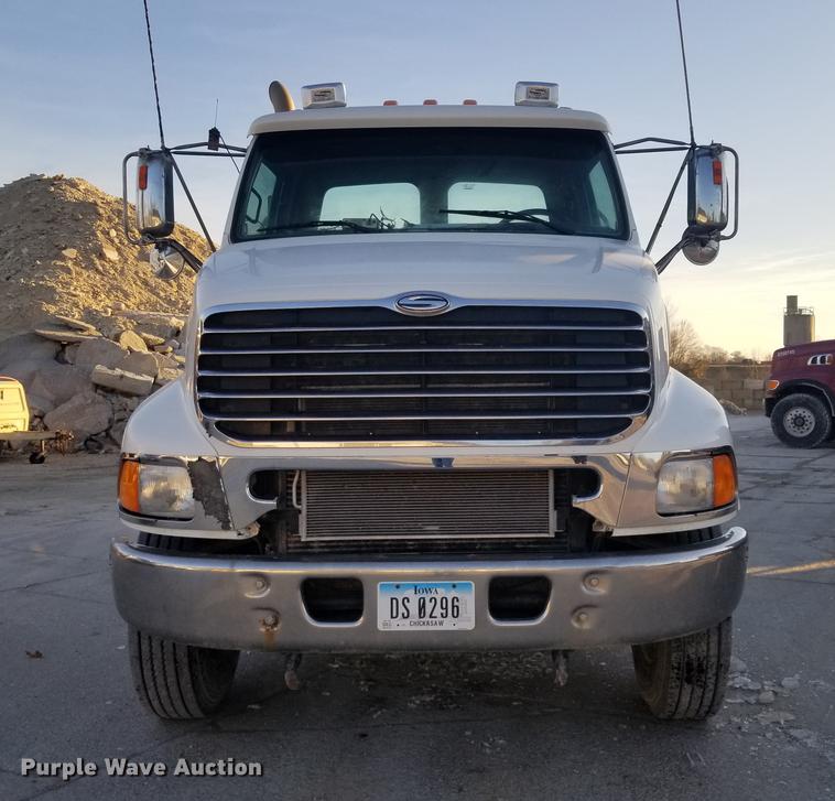 image for item EE9304 2007 Sterling LT9500 semi truck