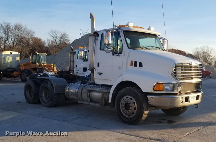 image for item EE9304 2007 Sterling LT9500 semi truck