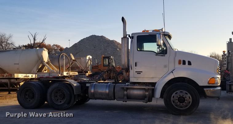 image for item EE9304 2007 Sterling LT9500 semi truck