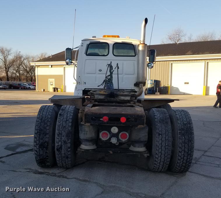 image for item EE9304 2007 Sterling LT9500 semi truck