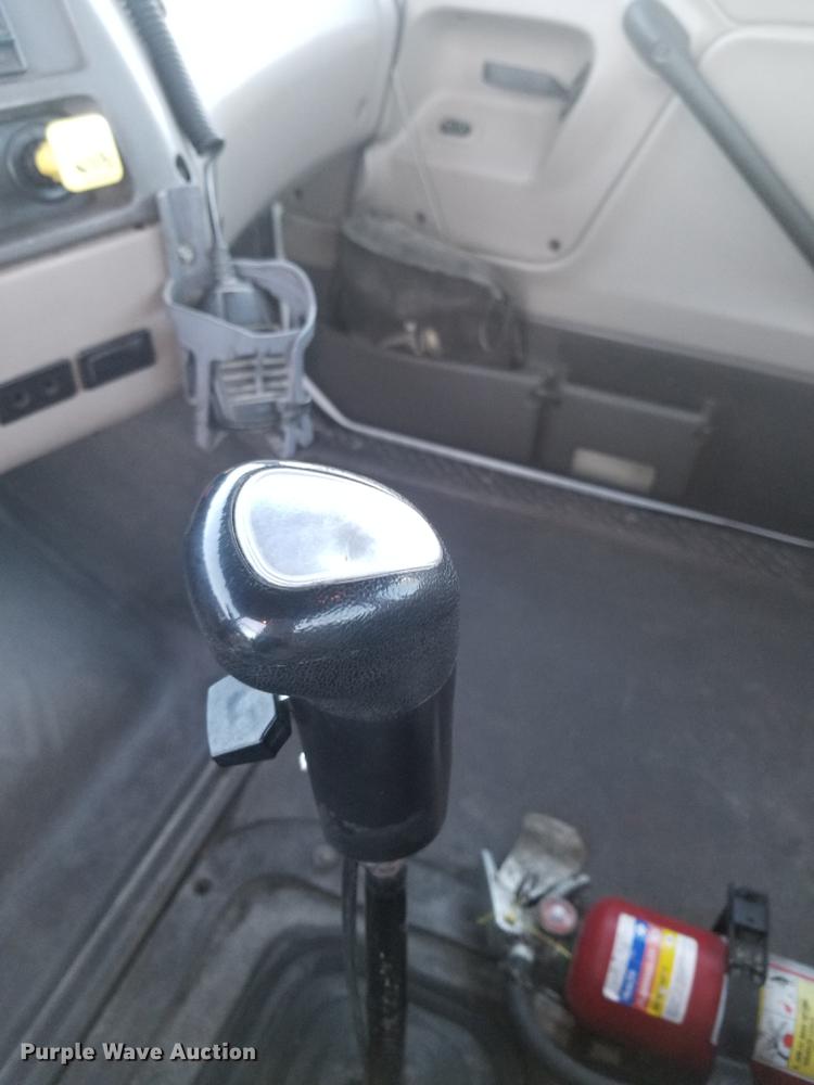 image for item EE9304 2007 Sterling LT9500 semi truck