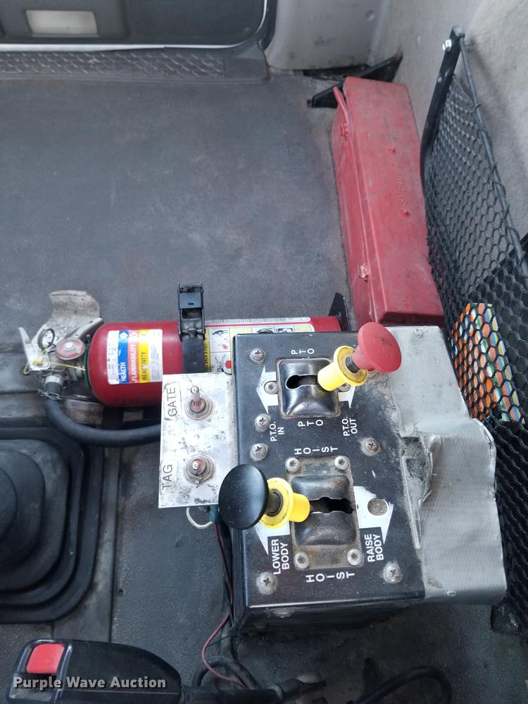 image for item EE9304 2007 Sterling LT9500 semi truck