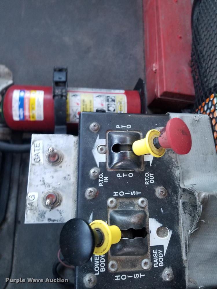 image for item EE9304 2007 Sterling LT9500 semi truck