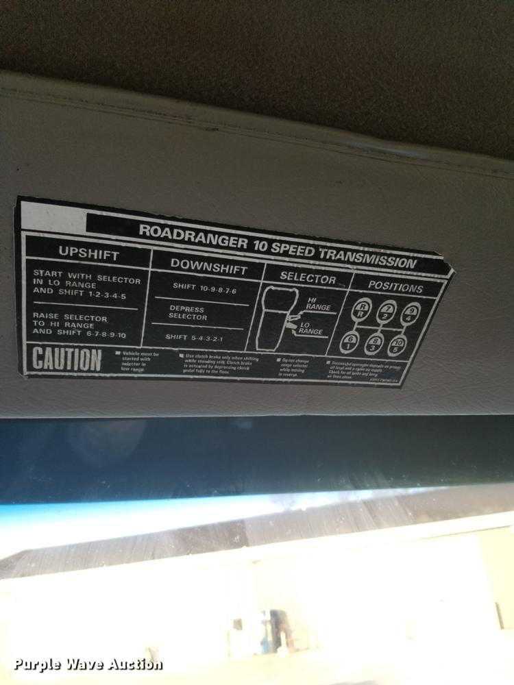 image for item EE9304 2007 Sterling LT9500 semi truck