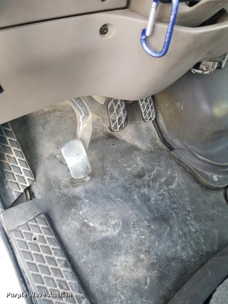 image for item EE9304 2007 Sterling LT9500 semi truck