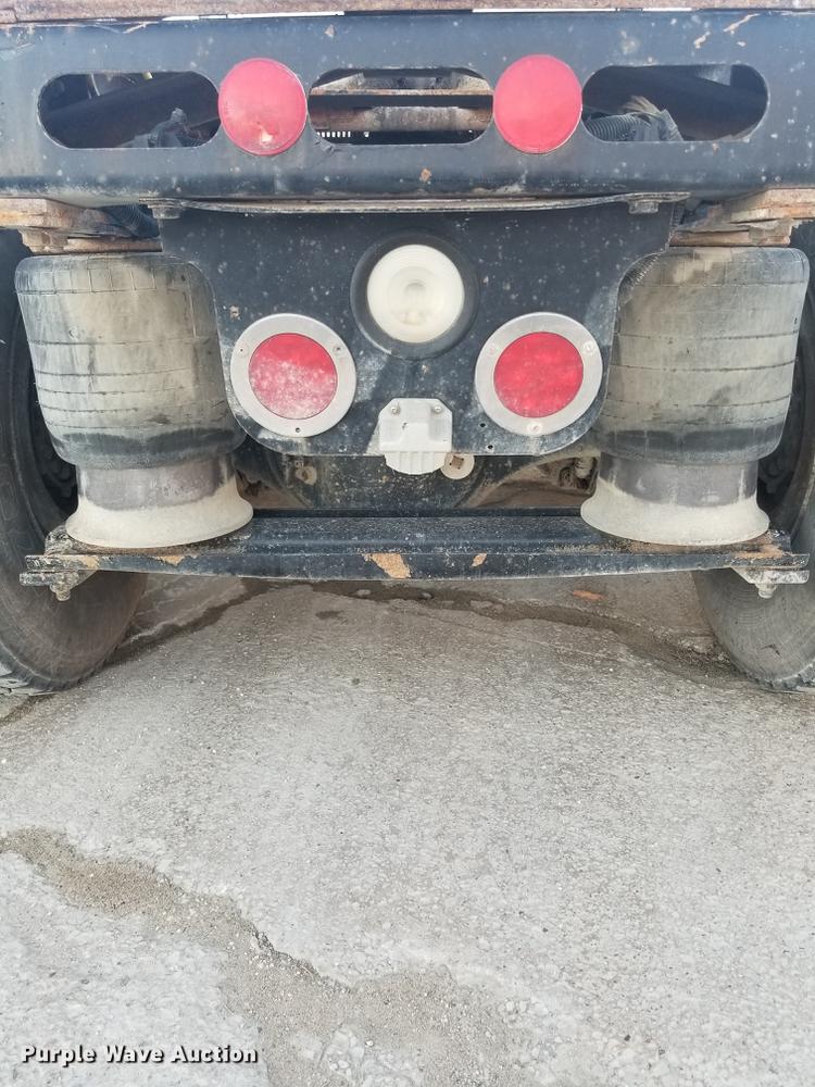 image for item EE9304 2007 Sterling LT9500 semi truck