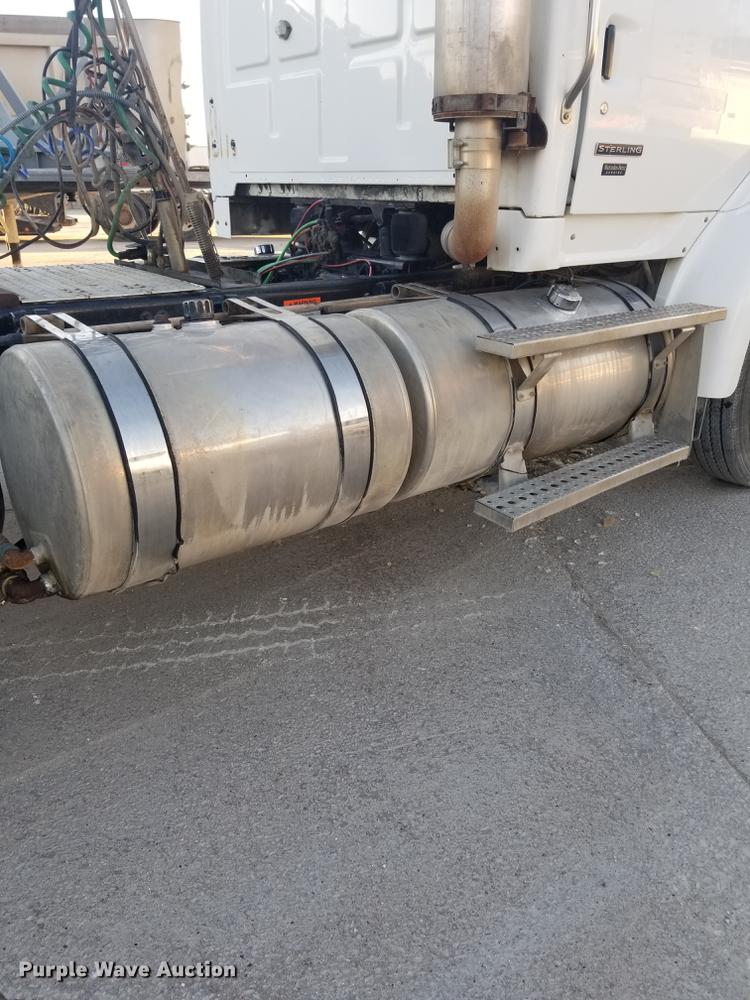 image for item EE9304 2007 Sterling LT9500 semi truck