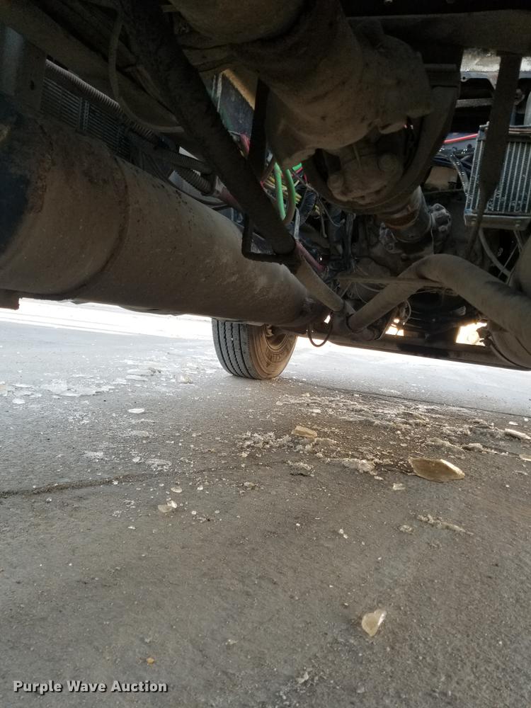 image for item EE9304 2007 Sterling LT9500 semi truck