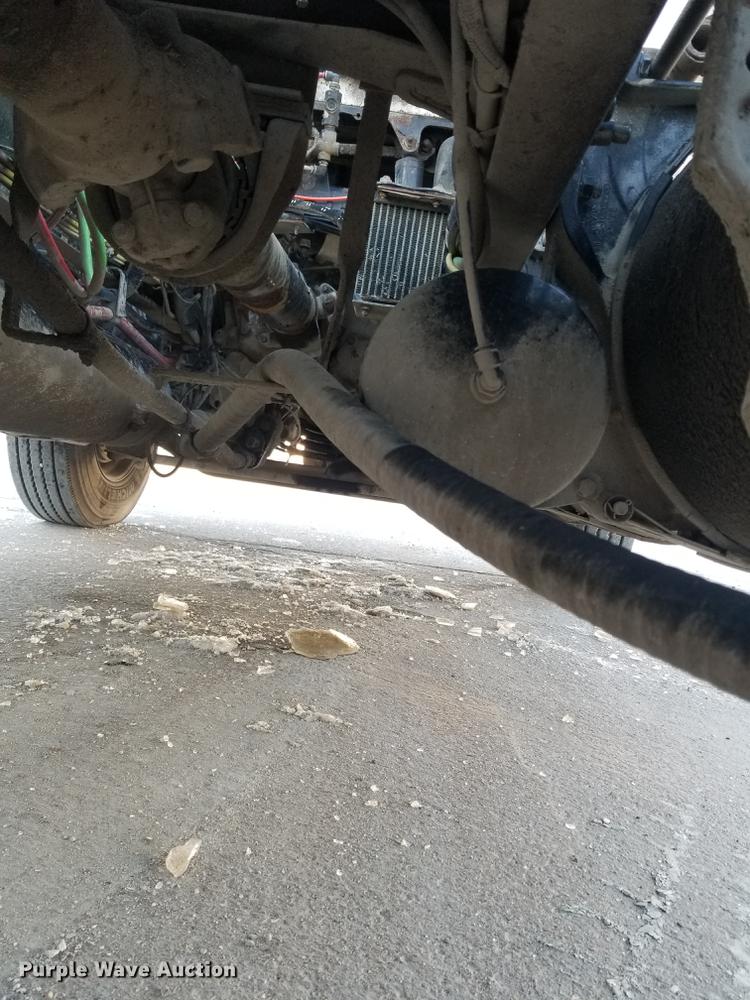 image for item EE9304 2007 Sterling LT9500 semi truck