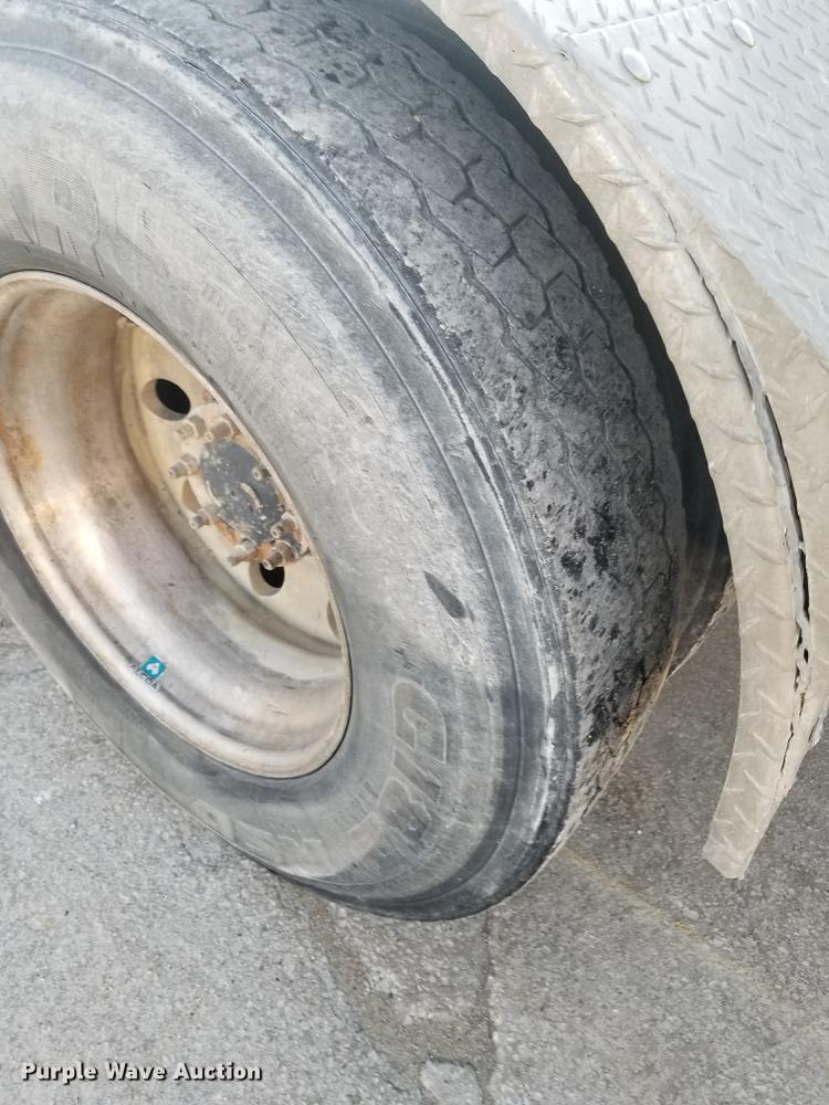 image for item EE9304 2007 Sterling LT9500 semi truck