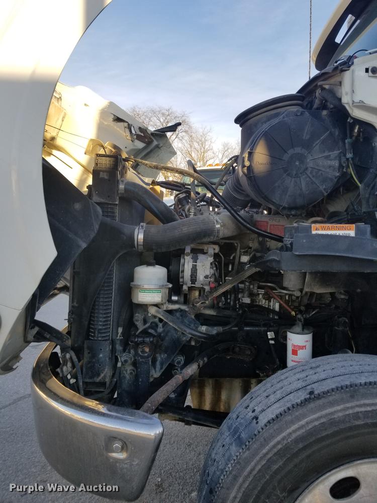 image for item EE9304 2007 Sterling LT9500 semi truck