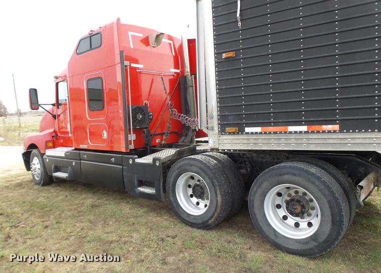 image for item G1979 1999 Kenworth T600 semi truck