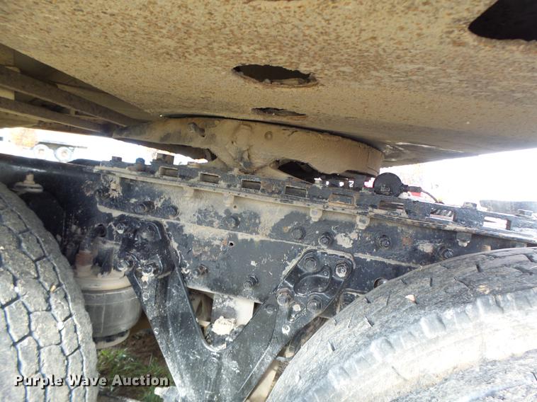 image for item G1979 1999 Kenworth T600 semi truck