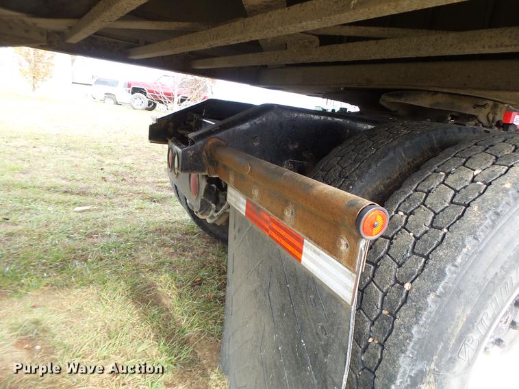 image for item G1979 1999 Kenworth T600 semi truck