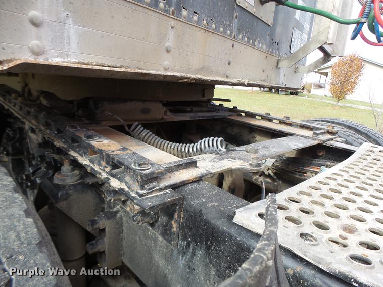 image for item G1979 1999 Kenworth T600 semi truck