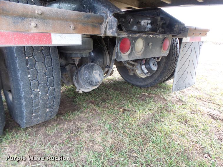 image for item G1979 1999 Kenworth T600 semi truck