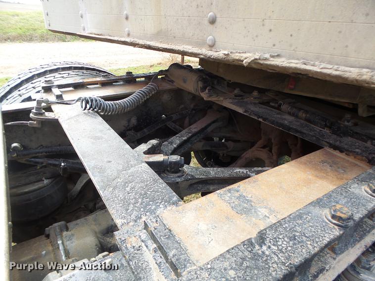 image for item G1979 1999 Kenworth T600 semi truck