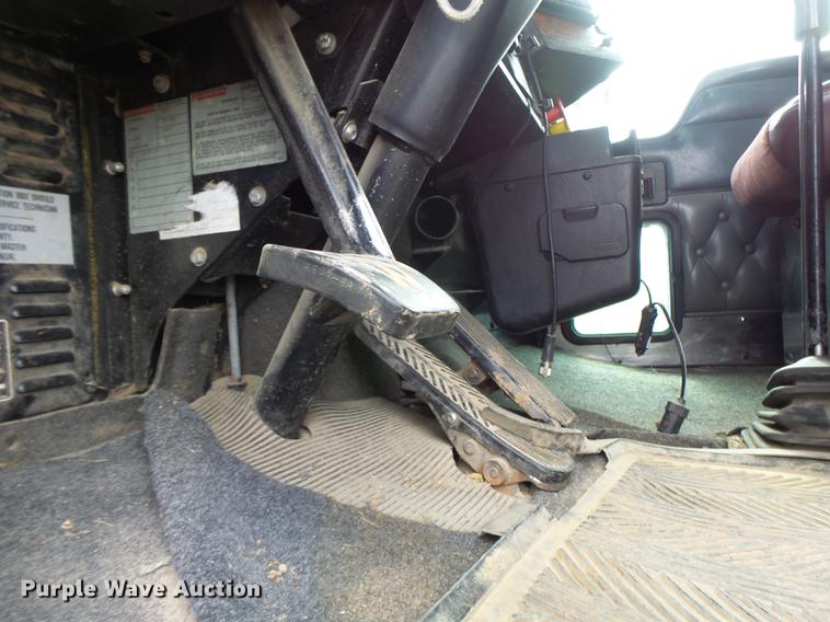 image for item G1979 1999 Kenworth T600 semi truck