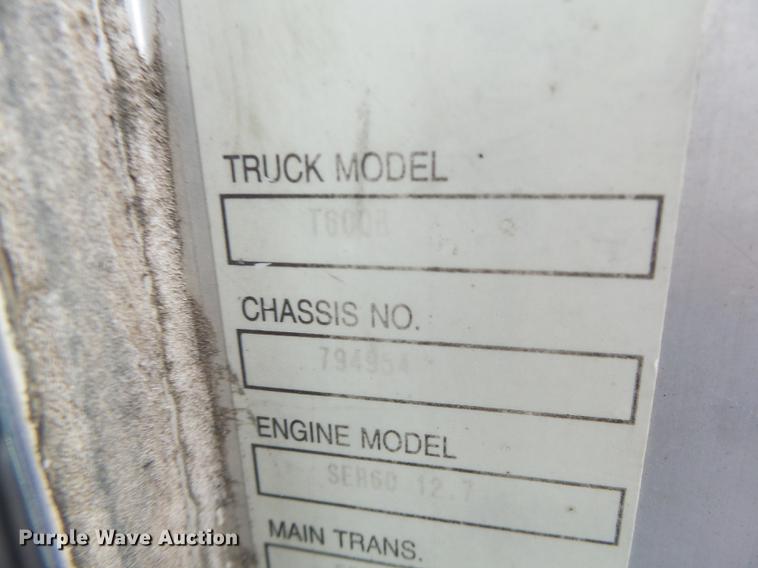 image for item G1979 1999 Kenworth T600 semi truck