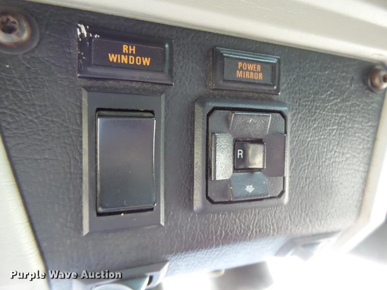 image for item G1979 1999 Kenworth T600 semi truck