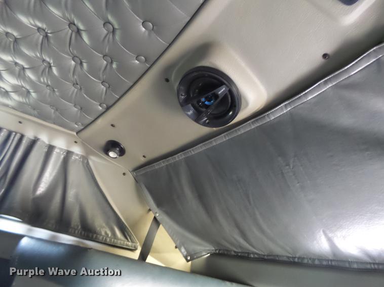 image for item G1979 1999 Kenworth T600 semi truck