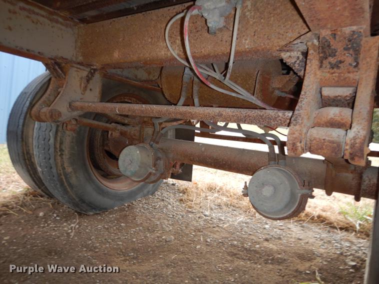 image for item J5597 1984 Pike dry van trailer