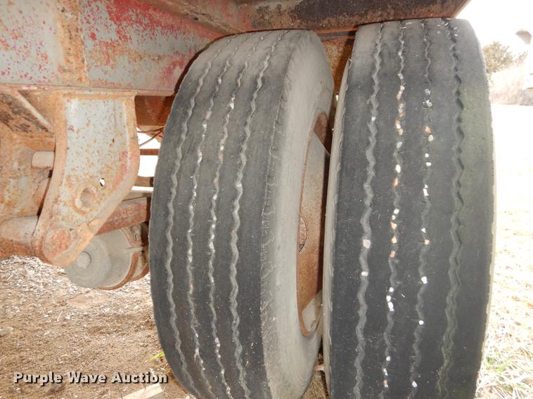 image for item J5597 1984 Pike dry van trailer