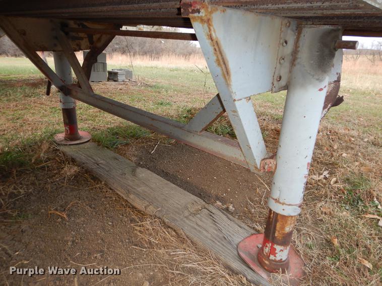 image for item J5597 1984 Pike dry van trailer