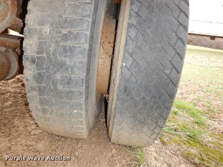 image for item J5598 1984 Great Dane V10-700 dry van trailer