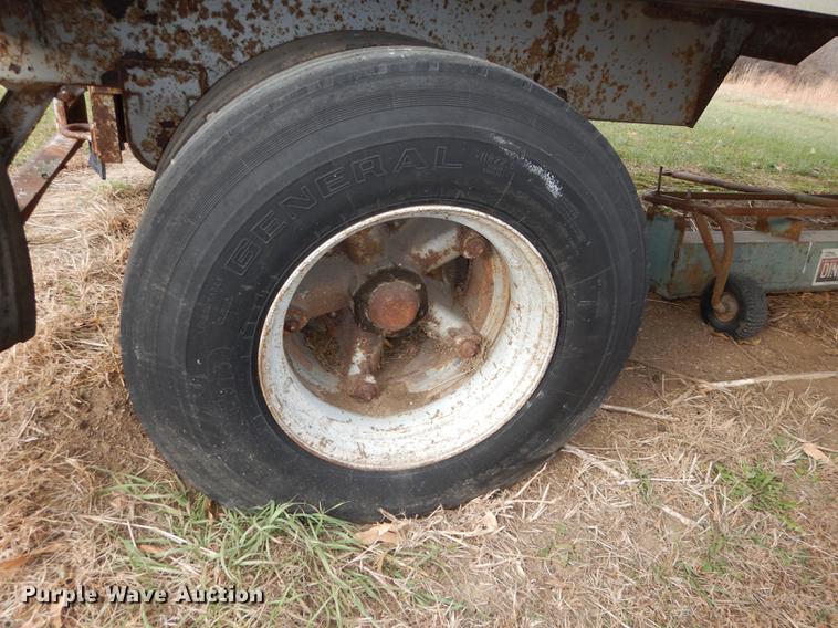 image for item J5598 1984 Great Dane V10-700 dry van trailer