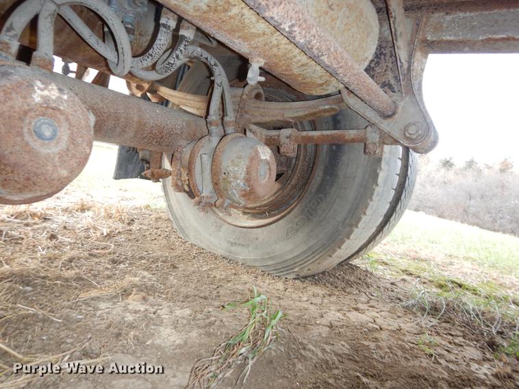 image for item J5598 1984 Great Dane V10-700 dry van trailer